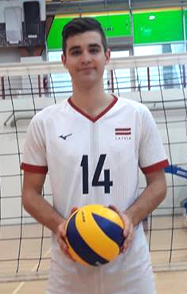 Verners Kļaviņš Latvijas U16 volejbola izlases sastāvā guva trešo vietu Baltijas kausa izcīņā.
Autors: no Vecumnieku novada domes sporta skolas albuma