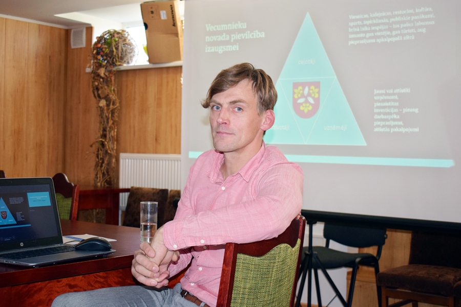 Andris Klepers: «Novada tēla veidošana un pazīstamības veicināšana ir komplekss pasākums, par ko atbildīgi ne tikai ar tūrisma nozari saistītie ļaudis.»
Autors: Žanna Zālīte