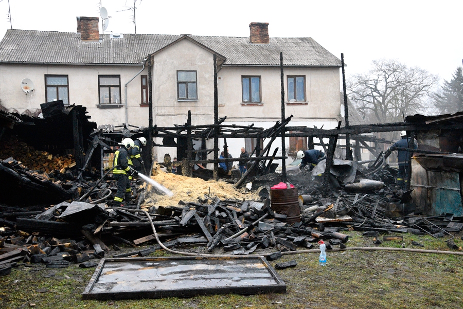 Ugunsgrēkā Pasta ielā nodeguši šķūnīši.
Autors: Māris Krūmiņš