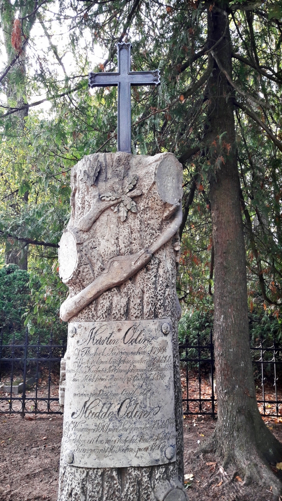 Restaurētais Odiņu kapa piemineklis.
Autors: Elīna Jegorova