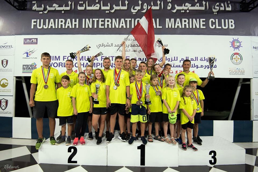 Latvijas delegācija pasaules čempionātā «Formula Future» laivu klasē.
Autors: Viesturs Lācis