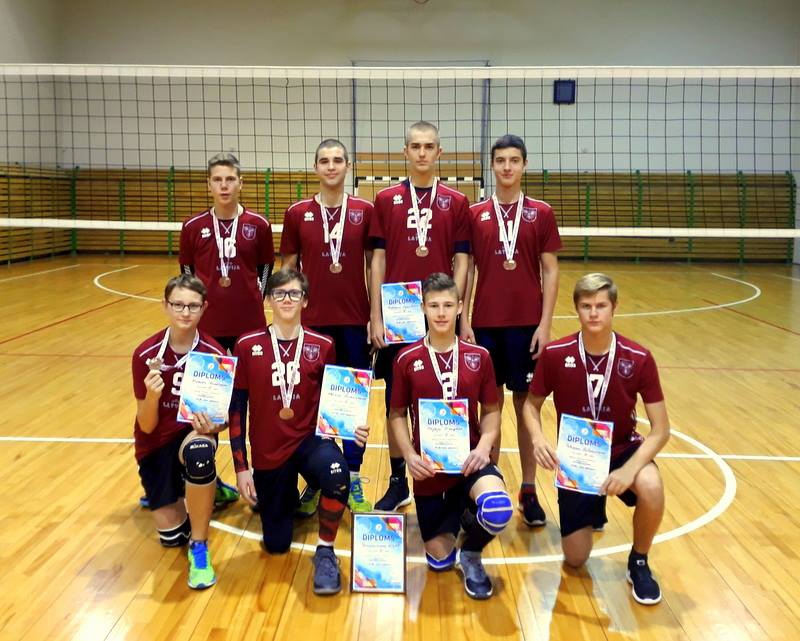 Vecumnieku novada domes sporta skolas U16 vecuma grupas komanda Latvijas kausa izcīņā ieguva trešo vietu.
Autors: no R. Zariņa albuma