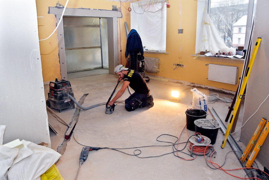 Bauskas klientu apkalpošanas centrā turpinās būvdarbi, lai telpas varētu atvērt nākamā gada janvārī.
Autors: Ivars Bogdanovs