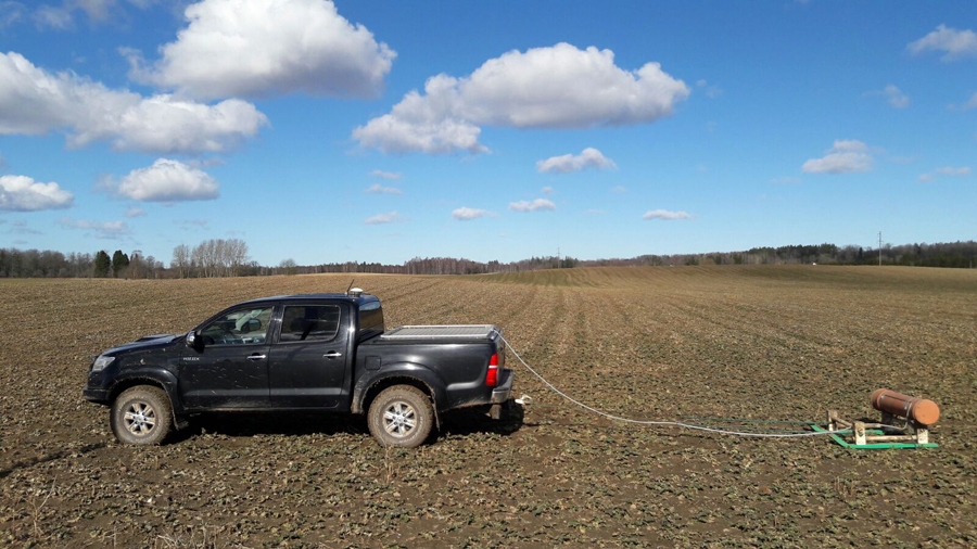 Speciāli aprīkoti džipi var noņemt augsnes paraugus, pat neapstājoties.
Autors: no firmas «Agricon» arhīva