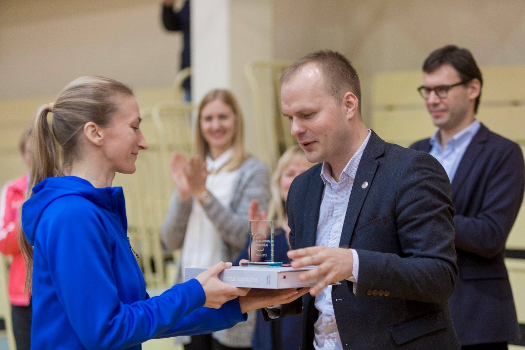 Bauskas sākumskolas sporta skolotāja Aiva Aišpure tiek raksturota kā radoša un atbildīga pedagoģe, kura darbā izmanto inovatīvu un atraktīvu pieeju.
Autors: Publicitātes foto.