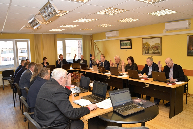 Otrdien, 27. novembrī, Iecavas novada domes deputāti lēma par novada izglītības sistēmas pārmaiņām.
Autors: Ivars Bogdanovs