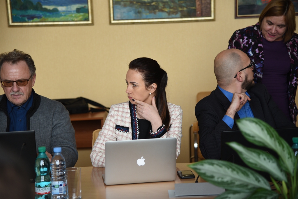 Kristīne Kazāka savā pirmajā novada domes sēdē.
Autors: Uldis Varnevičs