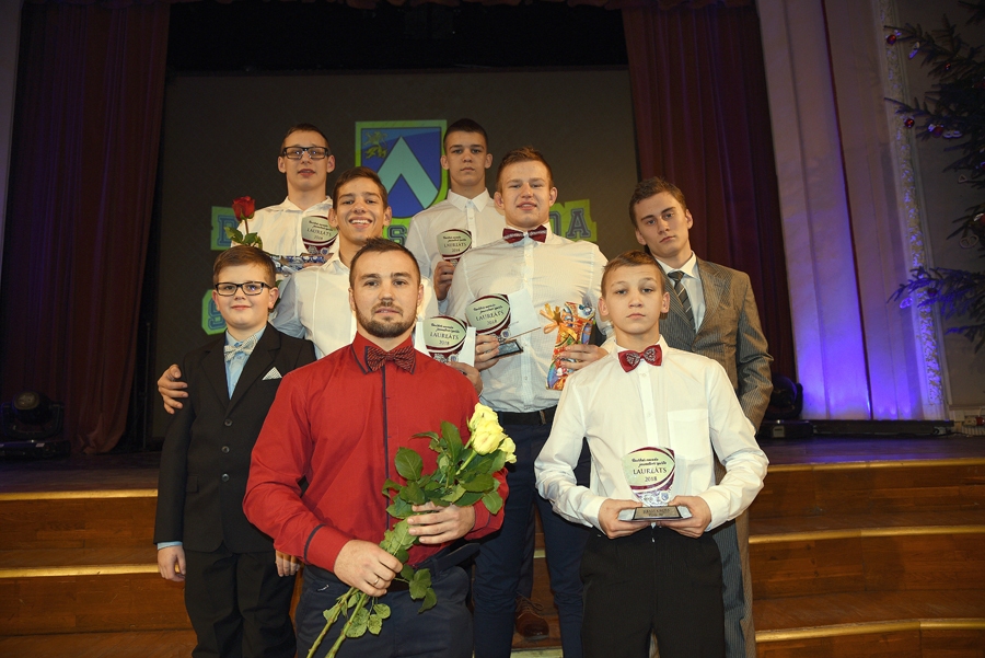 Andrejs Vasiļjevs (priekšā no kreisās) kopā ar saviem audzēkņiem.
Autors: Uldis Varnevičs