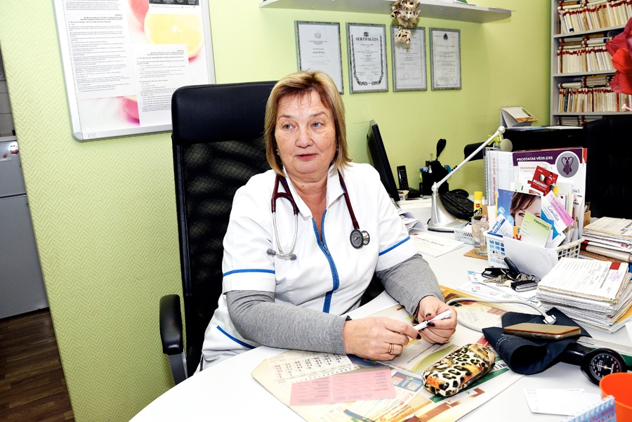 Anna Krieva vada ģimenes ārsta praksi, kurā reģistrēti vairāk nekā 2000 klientu.
Autors: Ivars Bogdanovs