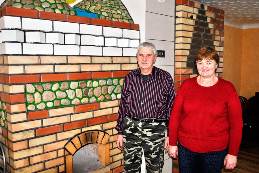 Ilga Todere kopā Ar vīru Vladimiru pie pašbūvētā kamīna.
Autors: Māris Krūmiņš