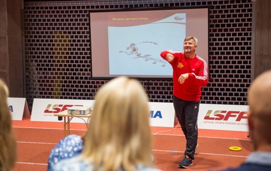 Vairāk nekā 250 vieglatlētikas treneru un sporta skolotāju Latvijā bezmaksas semināros apguvuši Starptautiskās Vieglatlētikas federāciju asociācijas (IAAF) programmu “Bērnu vieglatlētika”.
Autors: no grani.lv