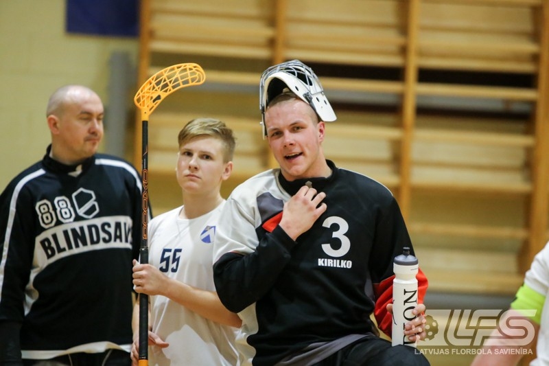 Reini Kirilko (3. numurs) atzina par mača labāko spēlētāju.
Autors: floorball.lv
