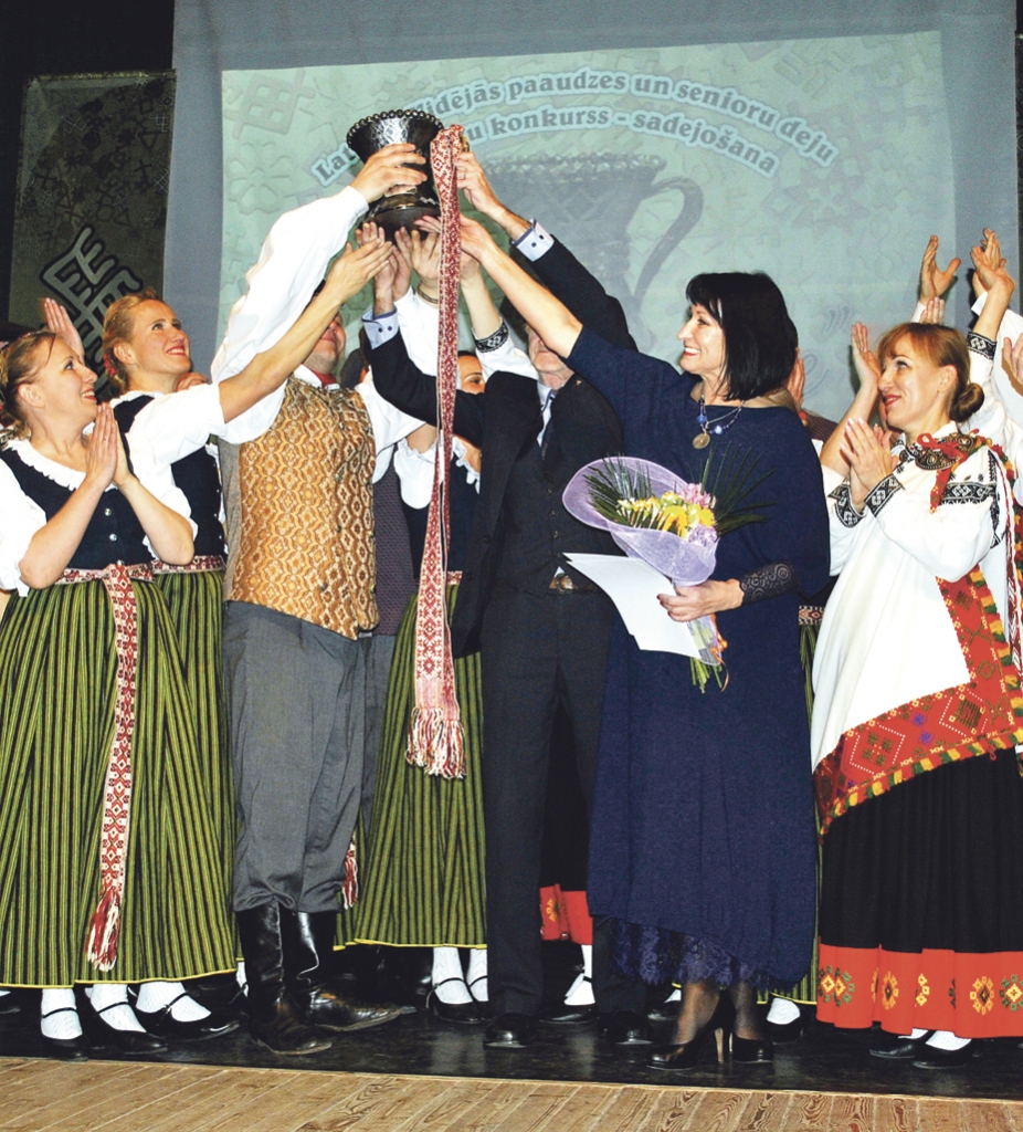 Konkursa «Bigas krūze» pērnā gada uzvarētāji, vidējās paaudzes deju kolektīvs no Jelgavas «Laipa».
Autors: no «Bauskas Dzīves» arhīva