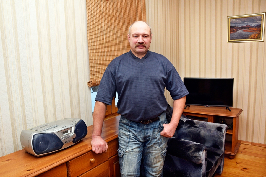 Uldis Tiltiņš dzimšanas dienu nosvinējis radu un draugu lokā, spēlējot dažādas galda spēles un risinot atjautības uzdevumus.
Autors: Ivars Bogdanovs