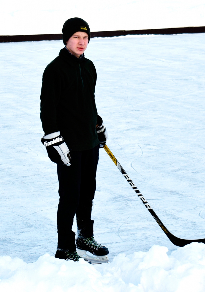 Matīss Āķis ir aktīvs slidotājs. Viņam rūp, lai ledus laukums vienmēr būtu notīrīts un izmantojams.
Autors: Žanna Zālīte