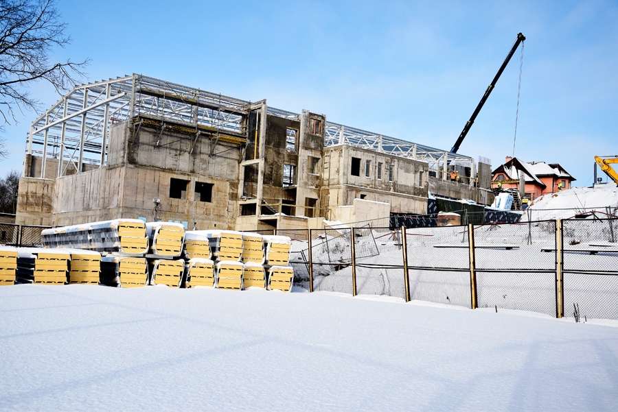 Daudzfunkcionālās sporta halles būves spāru svētkus plāno atzīmēt jaunnedēļ.
Autors: Ivars Bogdanovs