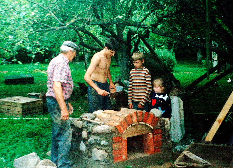 Ignacs Maldutis prata visdažādākos darbus, viņa mūrētais dārza kamīns «Blāzmās» atrodas joprojām.
Autors: no albuma