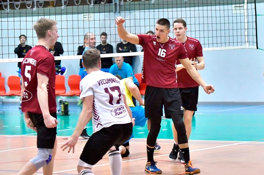 Vecumnieku puiši priecājas par gūtu punktu.
Autors: Aivars Ķesteris, «Ventas Balss»