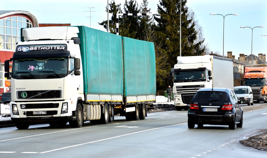 Uz Bauskas šosejas A7 vidēji diennaktī uz ceļa kilometru ir 12 021 autotransporta vienība.
Autors: Ivars Bogdanovs