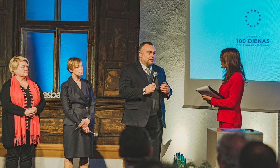 Starts EP vēlēšanu maratonam. Vita Anda Tērauda (no kreisās), Marta Rībele, Arnis Cimdars un Ina Strazdiņa.
Autors: no EP Latvijas biroja arhīva