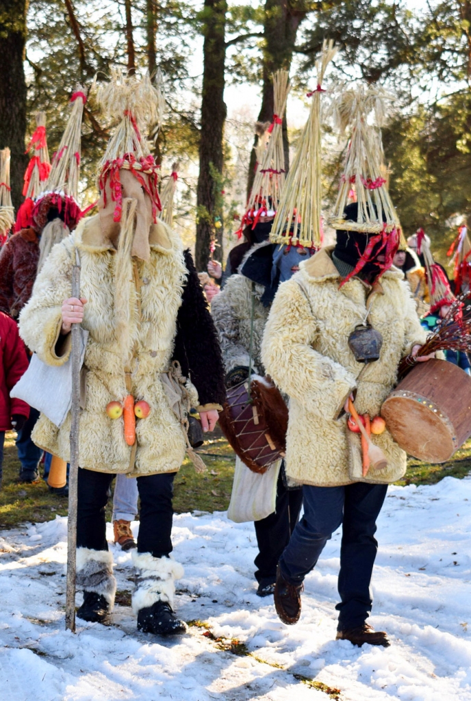 Budēlis ir Meteņu galvenais tēls, kas simbolizē vīrišķo auglību. Ne visiem šķiet pieņemami šī tēvaiņa ietērpa «atribūti» un izpausmes elementi.
Autors: Žanna Zālīte