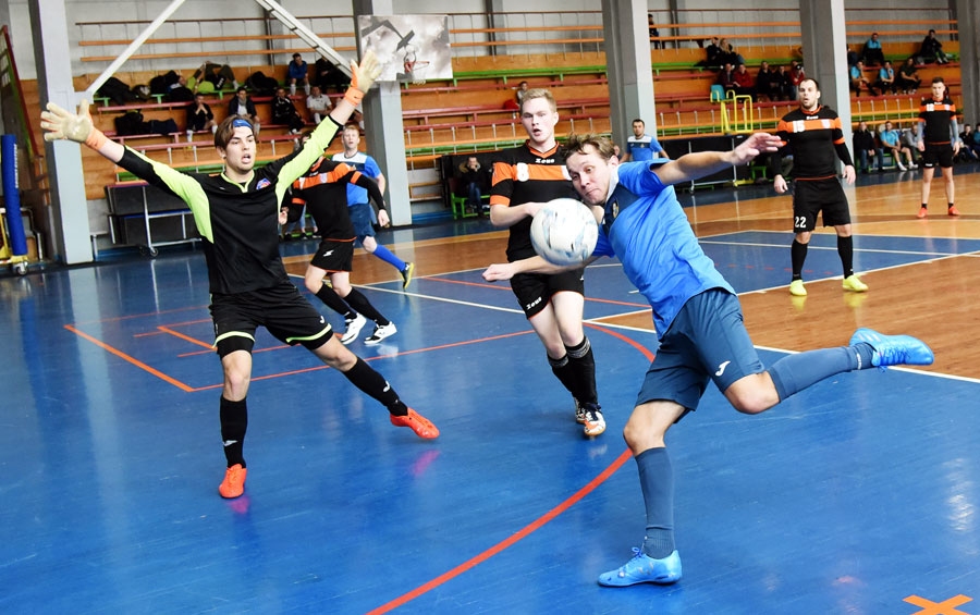 Polijas vienības uzbrucējs gūst vārtus pret «Bauskas BJSS» vienību.
Autors: Uldis Varnevičs