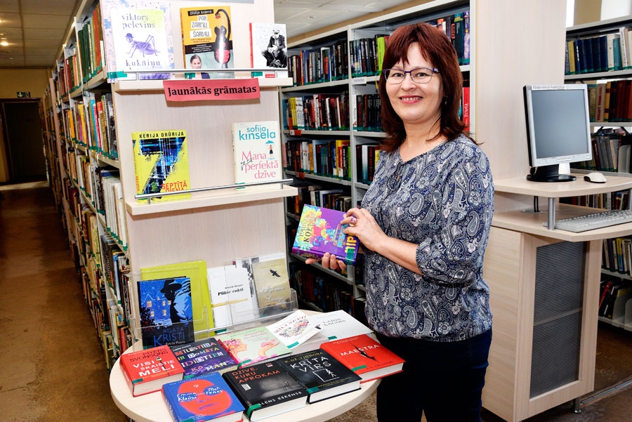 Aelita Biķerniece atradusi savu sapņu nodarbošanos Bauskas Centrālajā bibliotēkā.
Autors: Ivars Bogdanovs