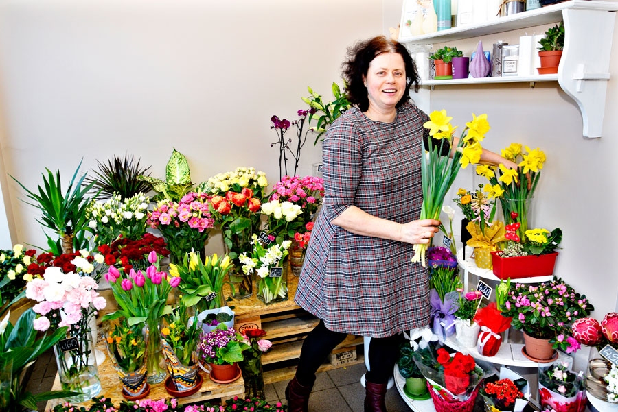 Vineta Lamberte, veikala «I.DILLE» īpašniece, gaida ziedu pircējus.
Autors: Ivars Bogdanovs