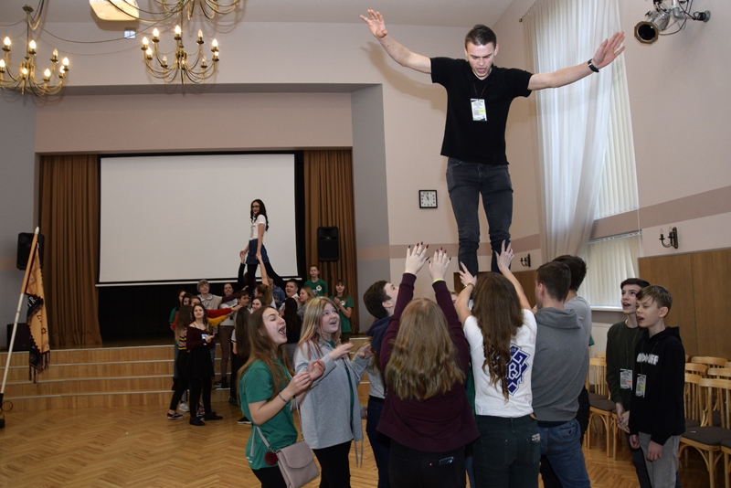 Foruma laikā jaunieši mācījās sasniegt rezultātus, strādājot komandā.
Autors: Ivars Bogdanovs