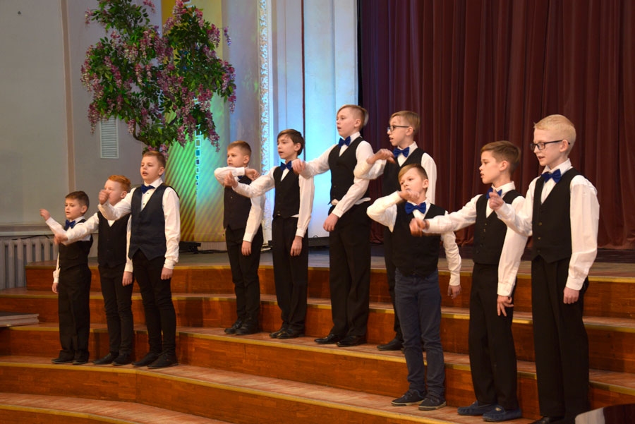 Bauskas pilsētas pamatskolas zēnu vokālais ansamblis uzstājas konkursā «Balsis 2019».