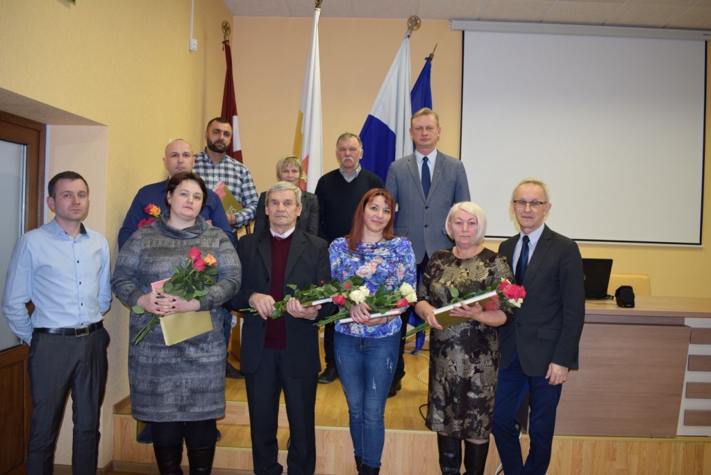 Bauskas novada domē ceturtdien, 7. martā, septiņi jaunie Latvijas Republikas pilsonības pretendenti apliecināja lojalitāti savai valstij.
Autors: bauska.lv