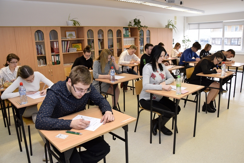 Angļu valodas eksāmens Bauskas 2. vidusskolas skolēniem lielas grūtības nesagādāja.
Autors: Ivars Bogdanovs