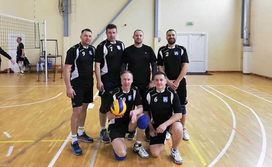 «Mežotnes» volejbola vienība pašlaik ir veiksmīgākā sporta centra «Mēmele» kausa izcīņā veterāniem.
Autors: Inga Ūbele