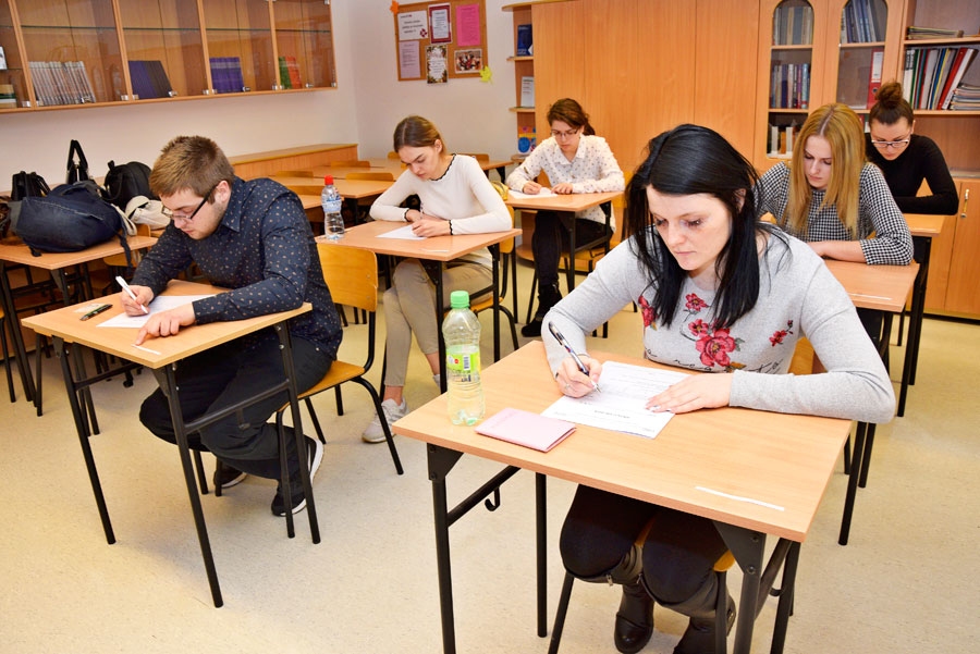 Bauskas 2. vidusskolā rit angļu valodas eksāmens 12. klasēm.
Autors: Ivars Bogdanovs