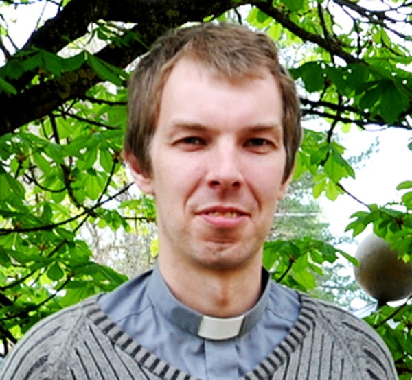 Roberts Otomers, Vecumnieku, Valles un Bārbeles luterāņu draudzes mācītājs.