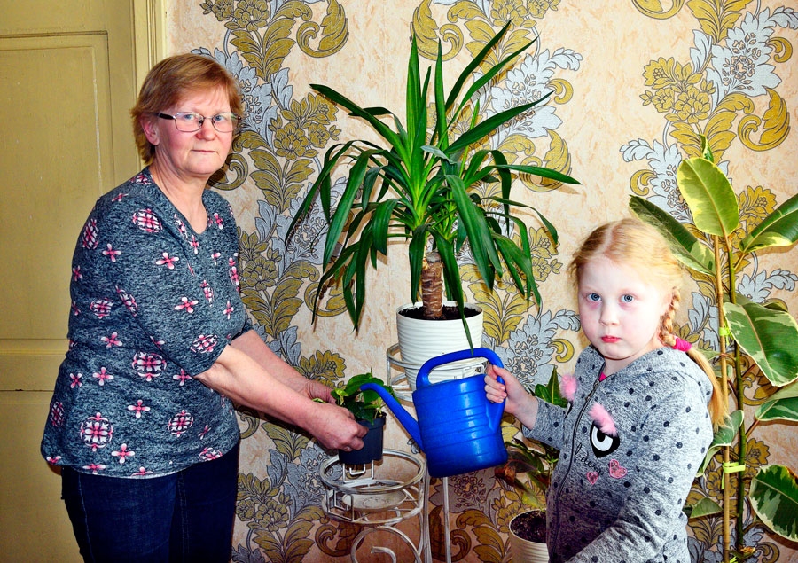 Elma Kalna kopā ar mazmeitu Viktoriju.
Autors: Māris Krūmiņš