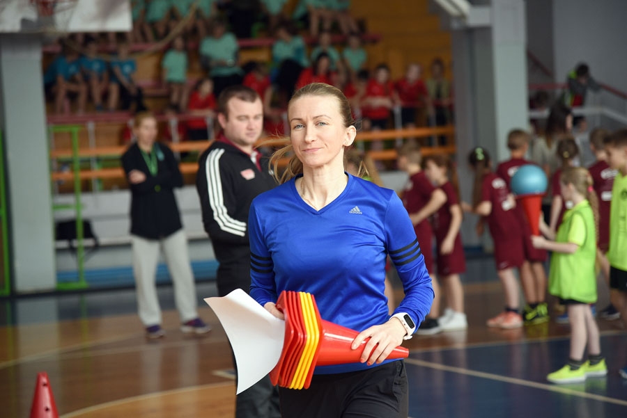 Aiva Aišpure, Bauskas sākumskolas sporta skolotāja, priecājas par savu audzēkņu panākumiem.
Autors: Uldis Varnevičs