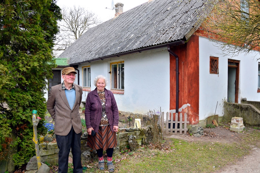 Arvīds Pumpurs kopā ar sievu Ausmu Īslīces pagasta mājās «Stērstiņi».
Autors: Māris Krūmiņš