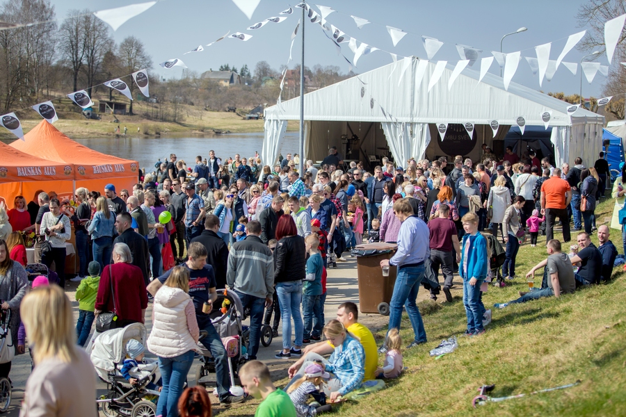 Svētdien, 21. aprīlī, no pulksten 10 līdz 15 Bauskā, Krasta ielā, norisināsies Vimbu svētki.
Autors: kultura.bauska.lv