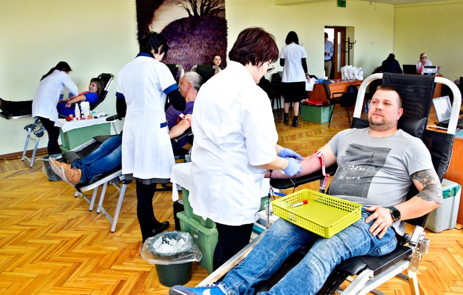 Septiņdesmit donori pirmdien Bauskā nodevuši asinis, viņu pulkā arī Sandris Spalis.
Autors: Ivars Bogdanovs