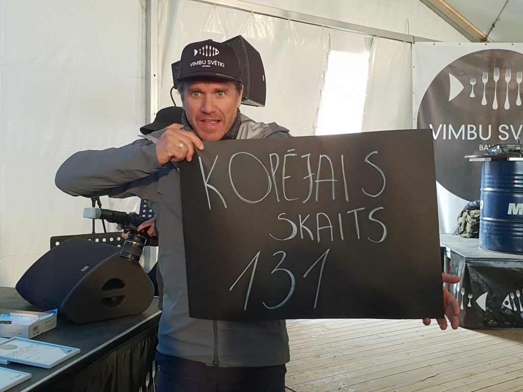 Māris Olte priecīgs paziņo necopes kopējo zivju skaitu.
Autors: www.bauskasdzive.lv