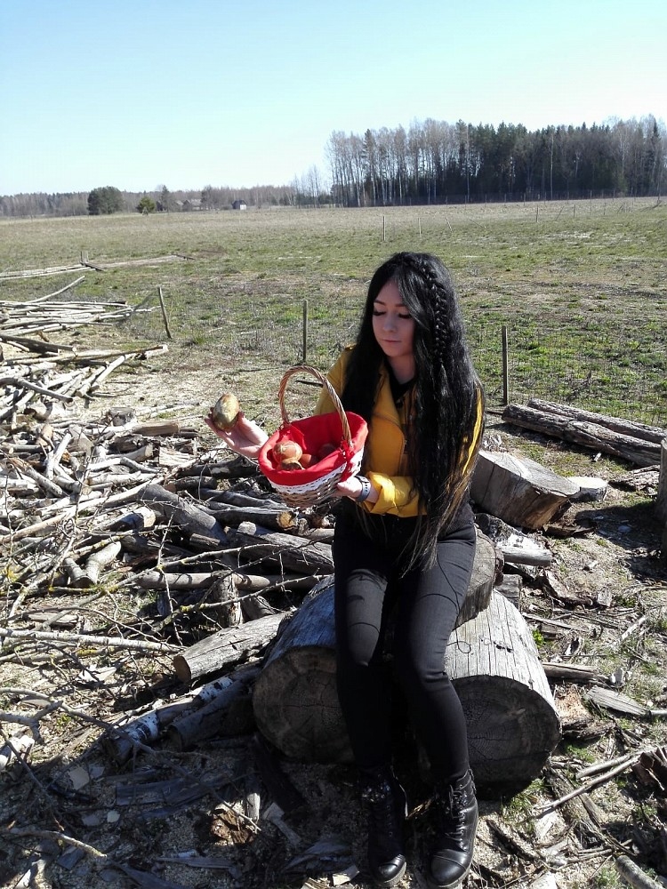 “Zosu olas atšķiras ar to, ka viņām ir pareizais holesterīns, kas cilvēka organismam ir vajadzīgs. Viena zosu ola aizstāj četras vistu olas gatavošanā un arī uzturvērtībā. Tās satur divreiz vairāk par pīļu oliņām. Pīļu olās ir tauki, kuri slikti uzsūcās. Zosu olās ir tauki, kuri labi uzsūcās,” skaidro  z/s ”Jaunliepas” īpašniece Elīna Jefimova.
Autors: skaties.lv