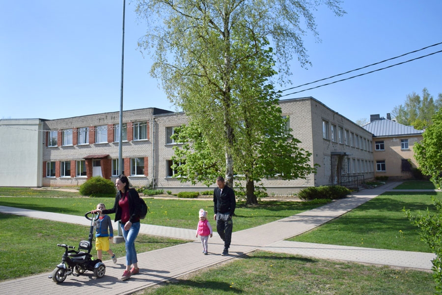 Vecumnieku vidusskolas ēkas pārbūvei nepieciešams ņemt aizņēmumu; projekta īstenošanai vajadzīgi vairāk nekā astoņarpus miljoni eiro.
Autors: Žanna Zālīte