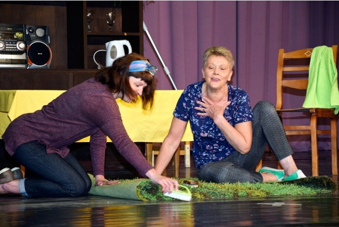 Stelpes pagasta amatierteātra «Urguči» izrāde «Nopietni kā anekdotē» pērn ieguva visaugstāko vērtējumu.
Autors: no «Bauskas Dzīves» arhīva