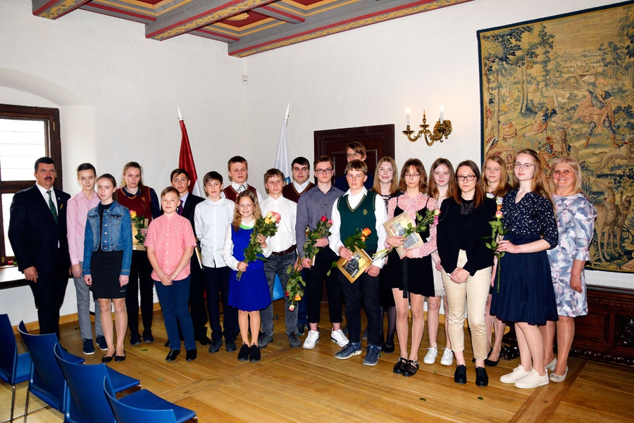 Bauskas un Rundāles novada mācību olimpiāžu uzvarētājus godināja Rātsnamā.
Autors: Ivars Bogdanovs