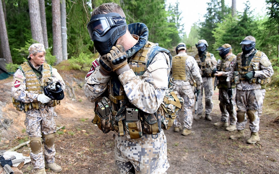Zemessardzes Bauskas 53. bataljona kājnieku rota Zālītes poligonā apguva prasmes piedalīties kaujā apdzīvotā vietā.
Autors: Uldis Varnevičs