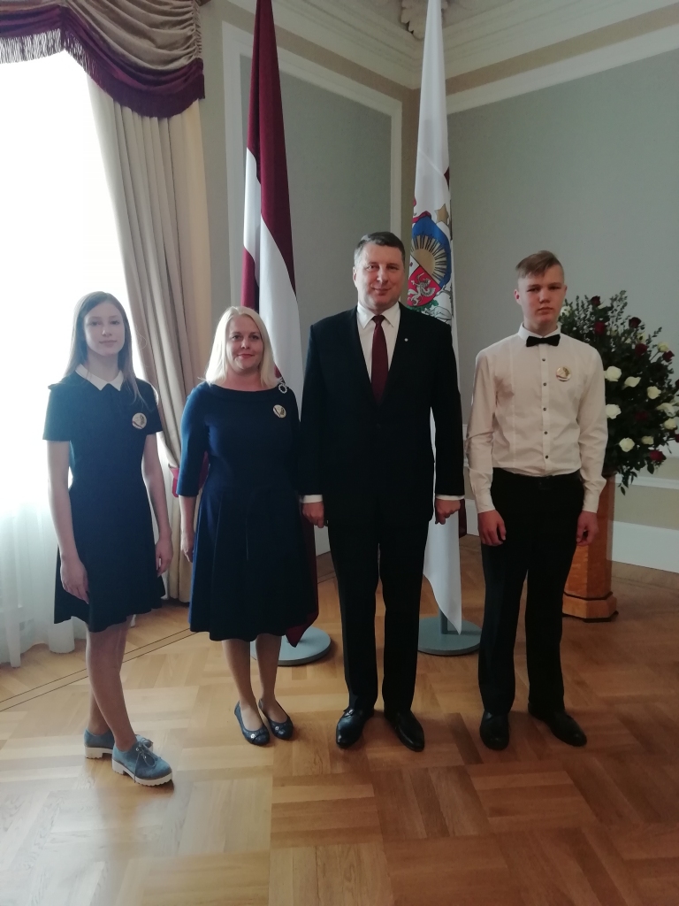 Autors: no skolas albuma