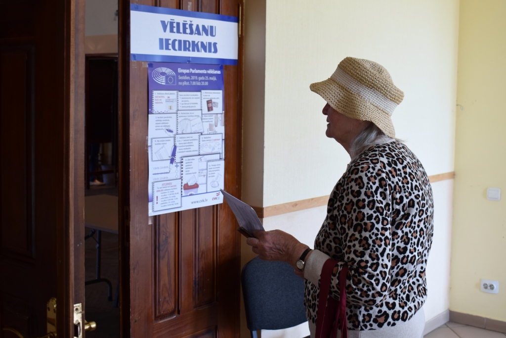 Vecumniekos iedzīvotāji izmantoja iespēju nobalsot iepriekš.
Autors: Žanna Zālīte