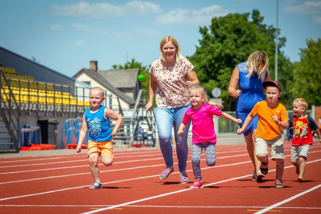 Ģimeņu sporta diena Bauskā pērn.
Autors: Edgars Namiķis