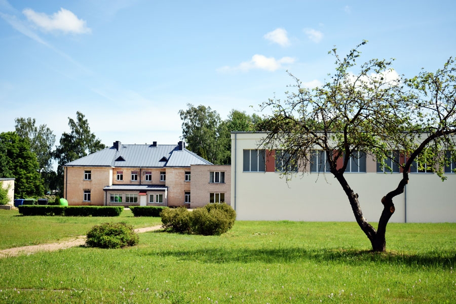 Vecumnieku vidusskolas ēkas pārbūvei nepieciešams ņemt aizņēmumu, taču kompetenta komisija lēmusi investīciju projektu par vairāk nekā astoņarpus miljoniem eiro nesaskaņot.
Autors: Žanna Zālīte